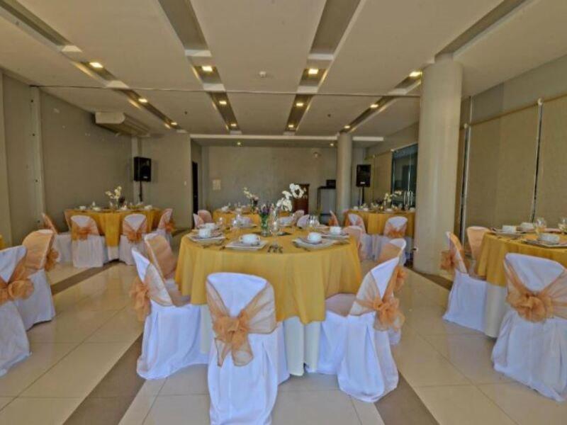 Empire Suites Hotel Puerto Princesa Exterior foto
